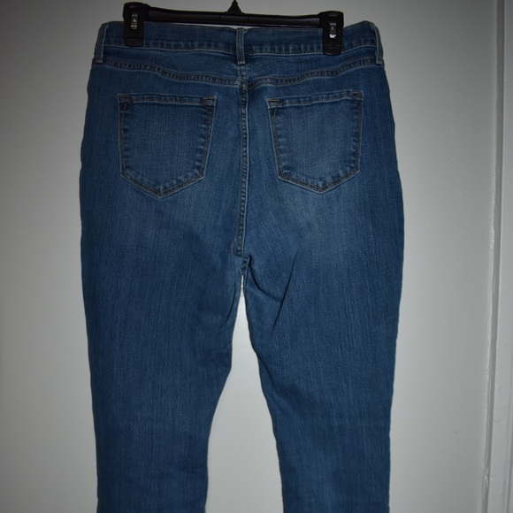 Old navy curvy boot cut jeans - Picture 2 of 4